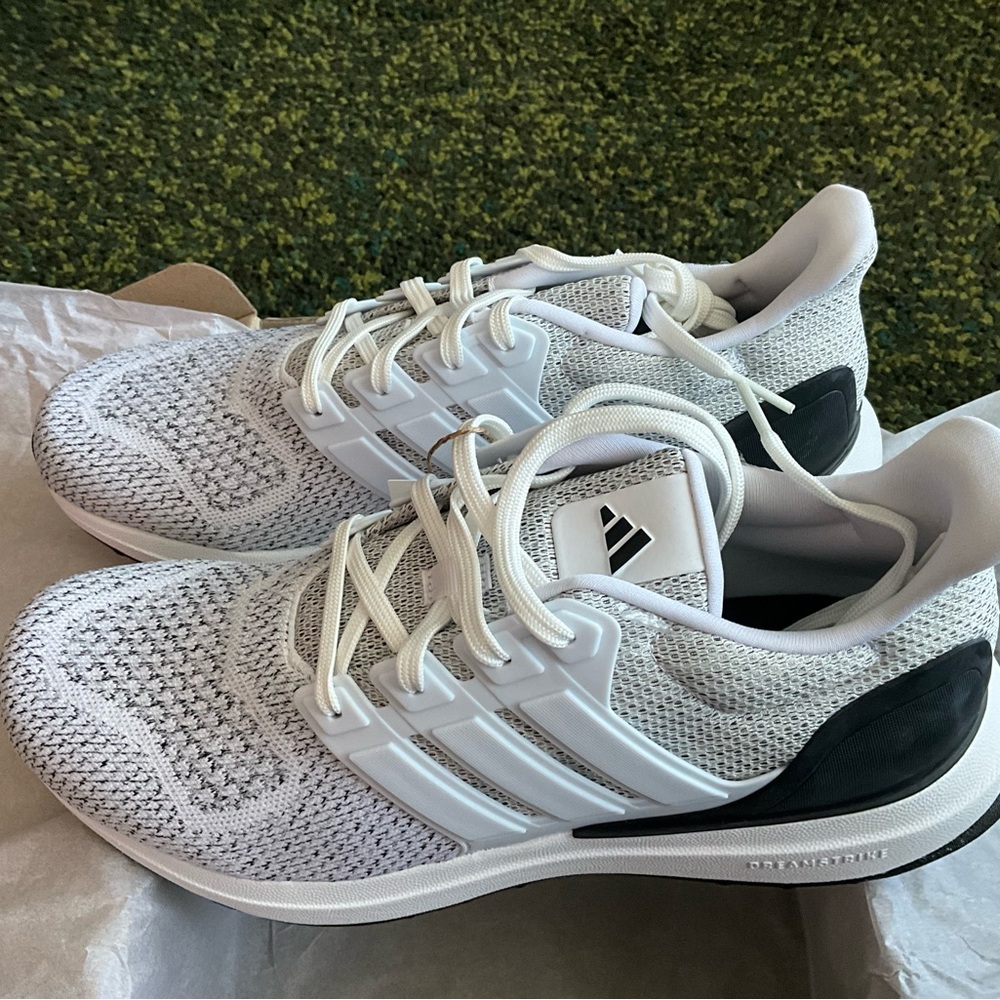 Adidas Ultradream DNA shoes sz 10 cloud white NIB